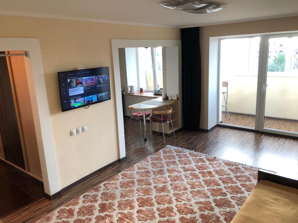 Apartment On Republic Square Ustʼ-Kamenogorsk 外观 照片