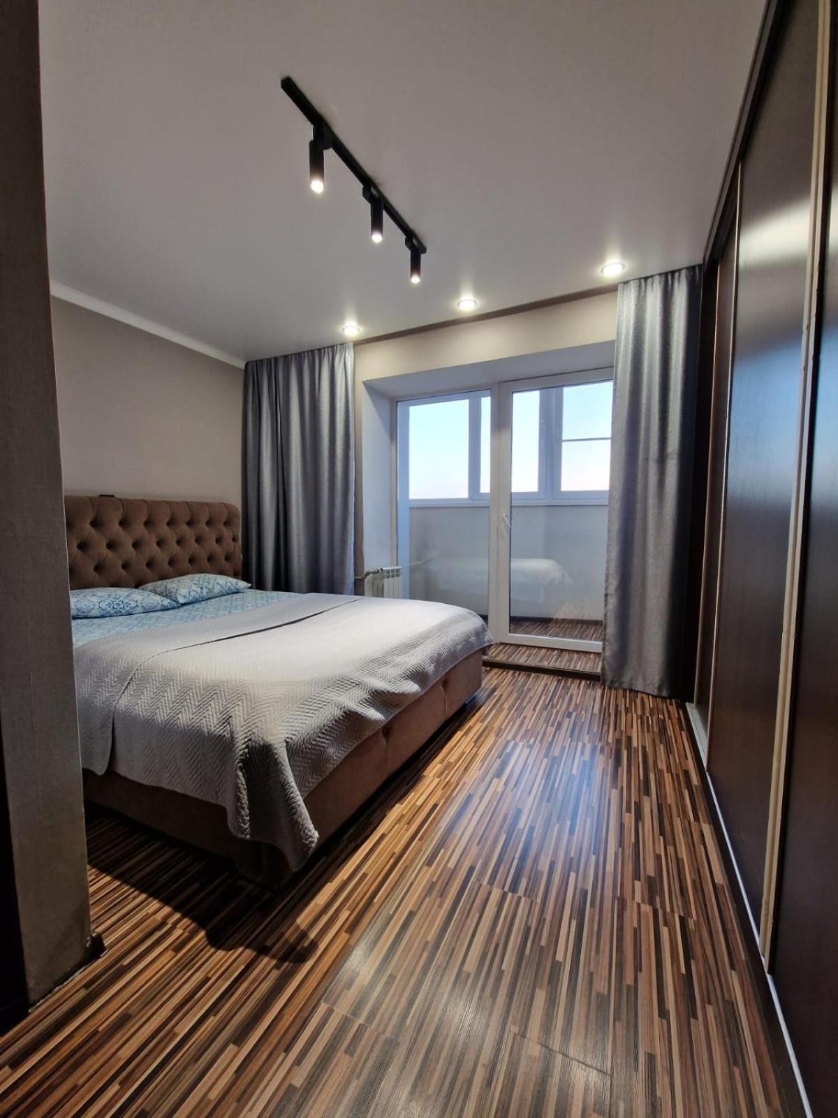 Apartment On Republic Square Ustʼ-Kamenogorsk 外观 照片